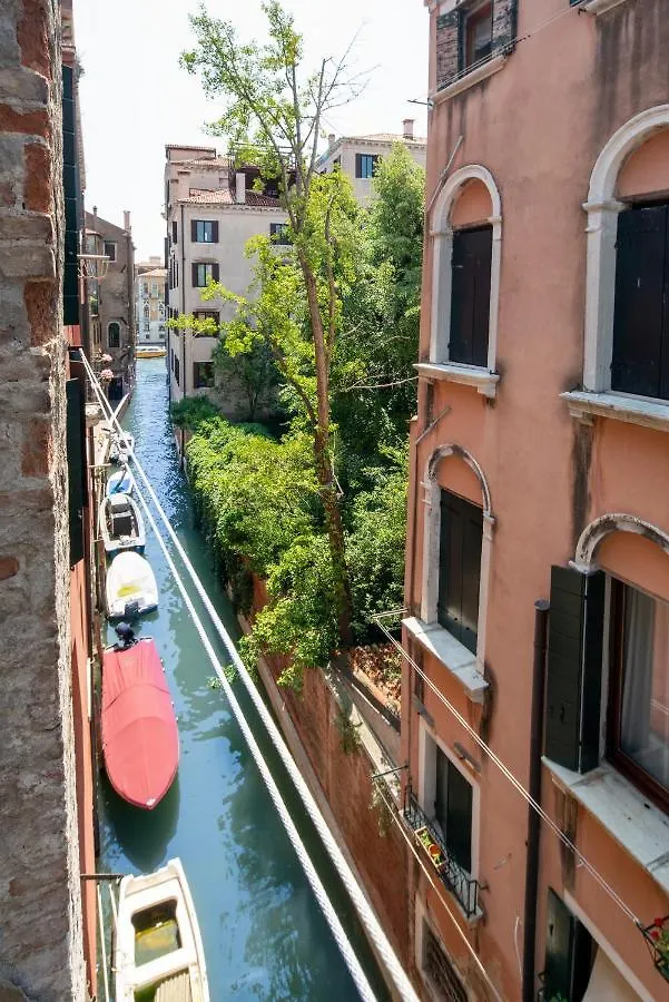 San Polo Canal View Apartments By Wonderful Italy Benátky