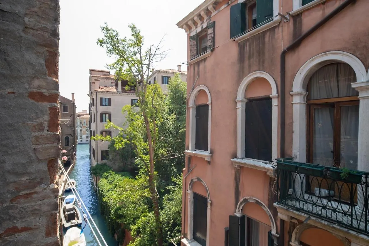 San Polo Canal View Apartments By Wonderful Italy Benátky