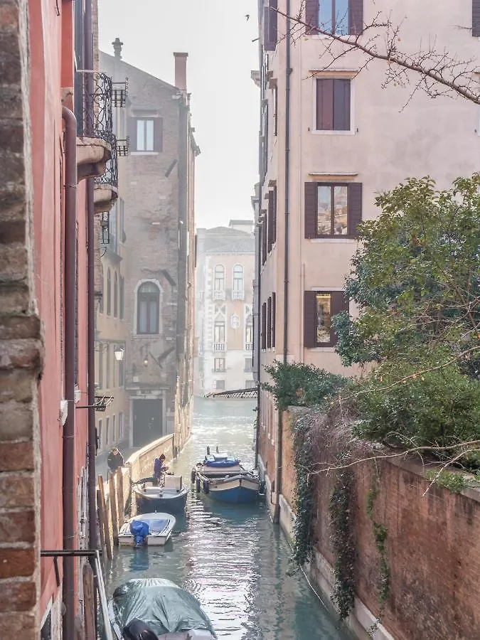 San Polo Canal View Apartments By Wonderful Italy Benátky