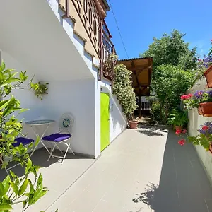 https://lana-novigrad-istria.in-istria.net