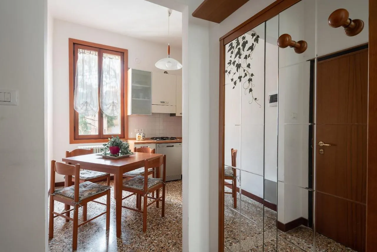 San Polo Canal View Apartments By Wonderful Italy Venice