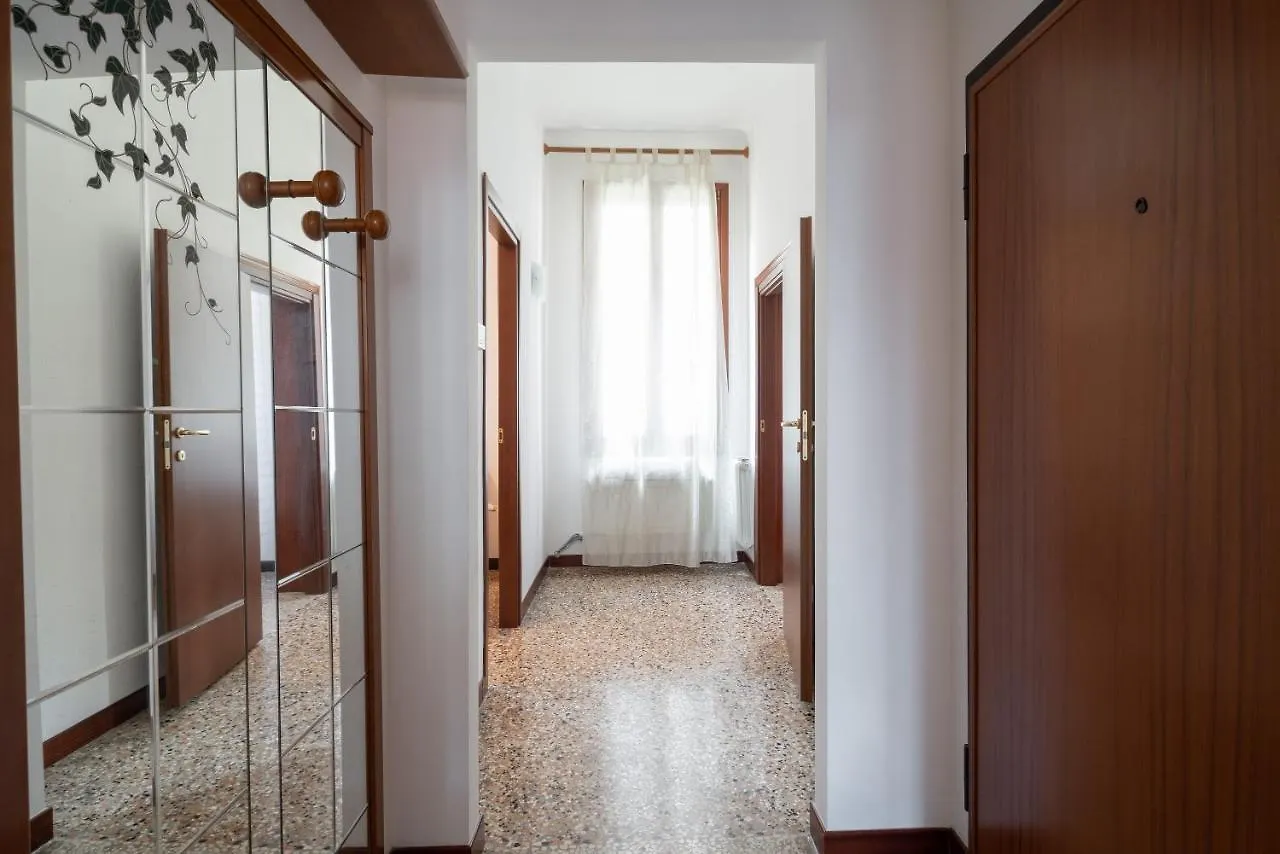 San Polo Canal View Apartments By Wonderful Italy Venice